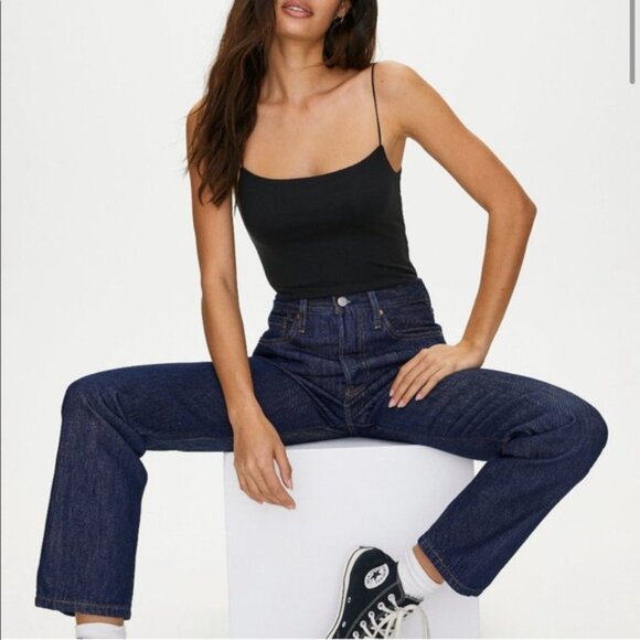 Denim - like new Levis 501 Across a plain dark wash 24